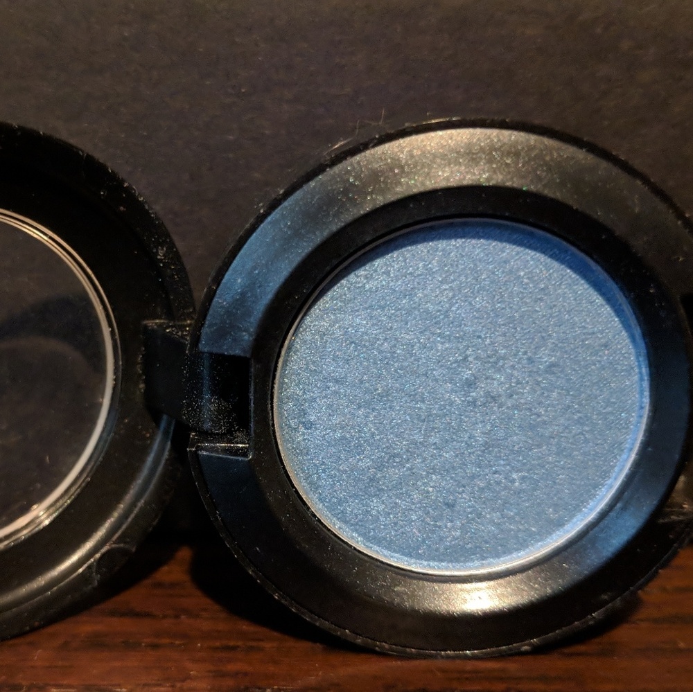 MAC Eyeshadow - Moon's Reflection (blue)